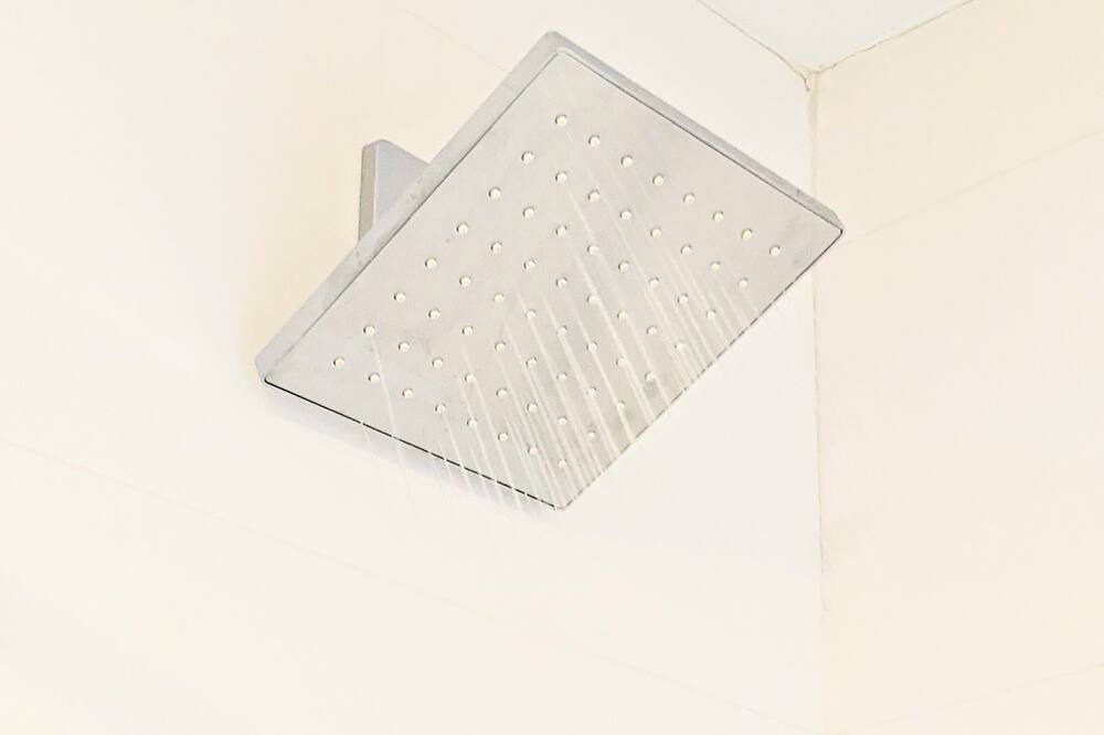 Photo of Bathroom in Broadbent