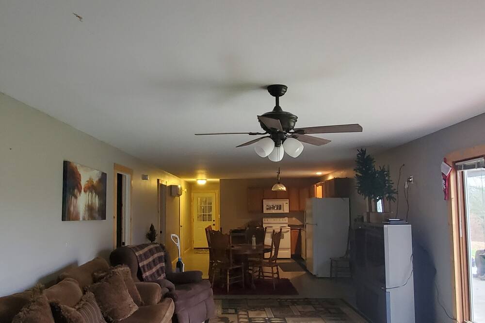 Photo of Livingroom in McArthur