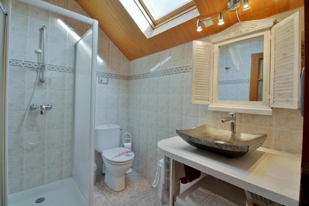 Photo of Bathroom in Aspin-en-Lavedan
