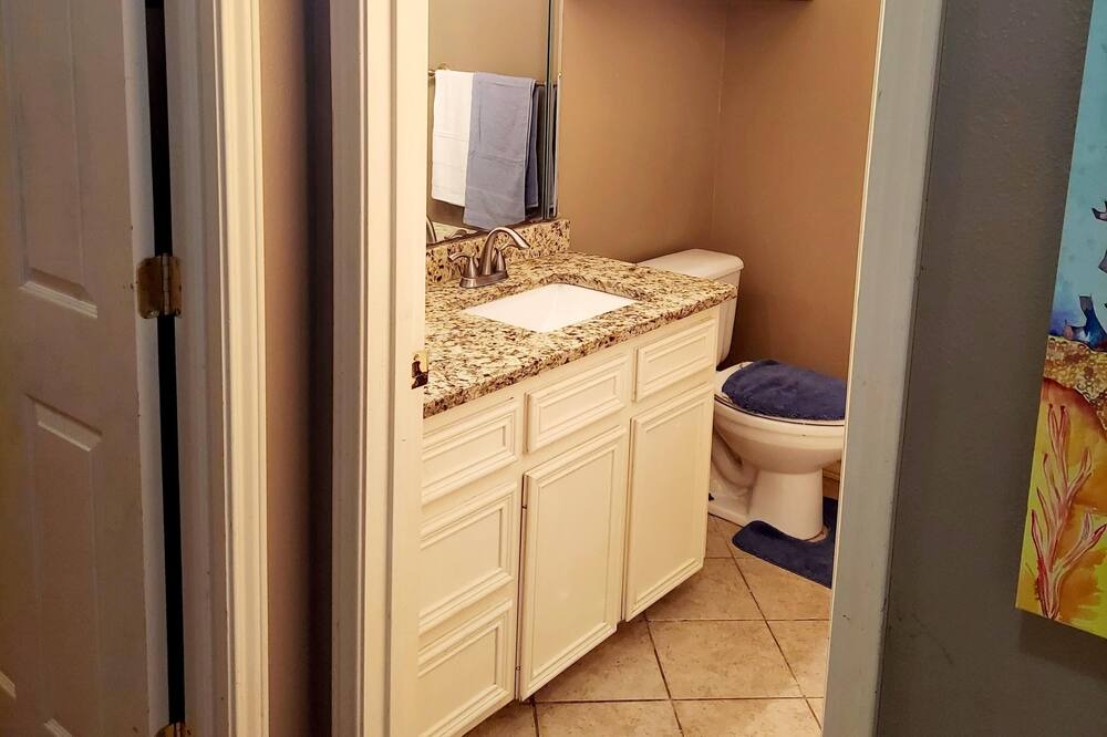 Photo of Bathroom in Dinero
