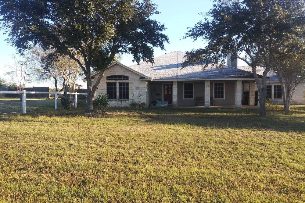 Photo of Outdoor in Dinero
