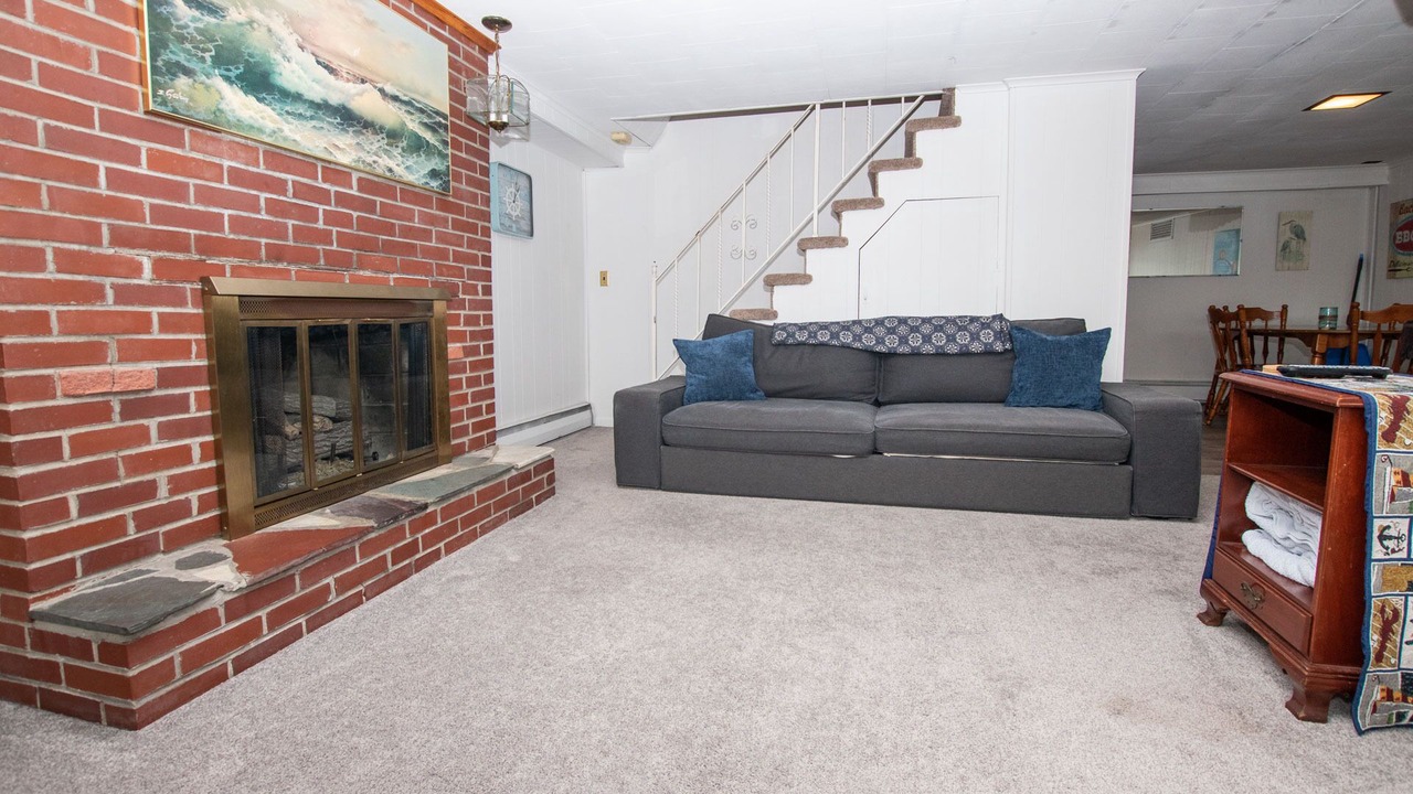 Photo of Livingroom in Livonia Center