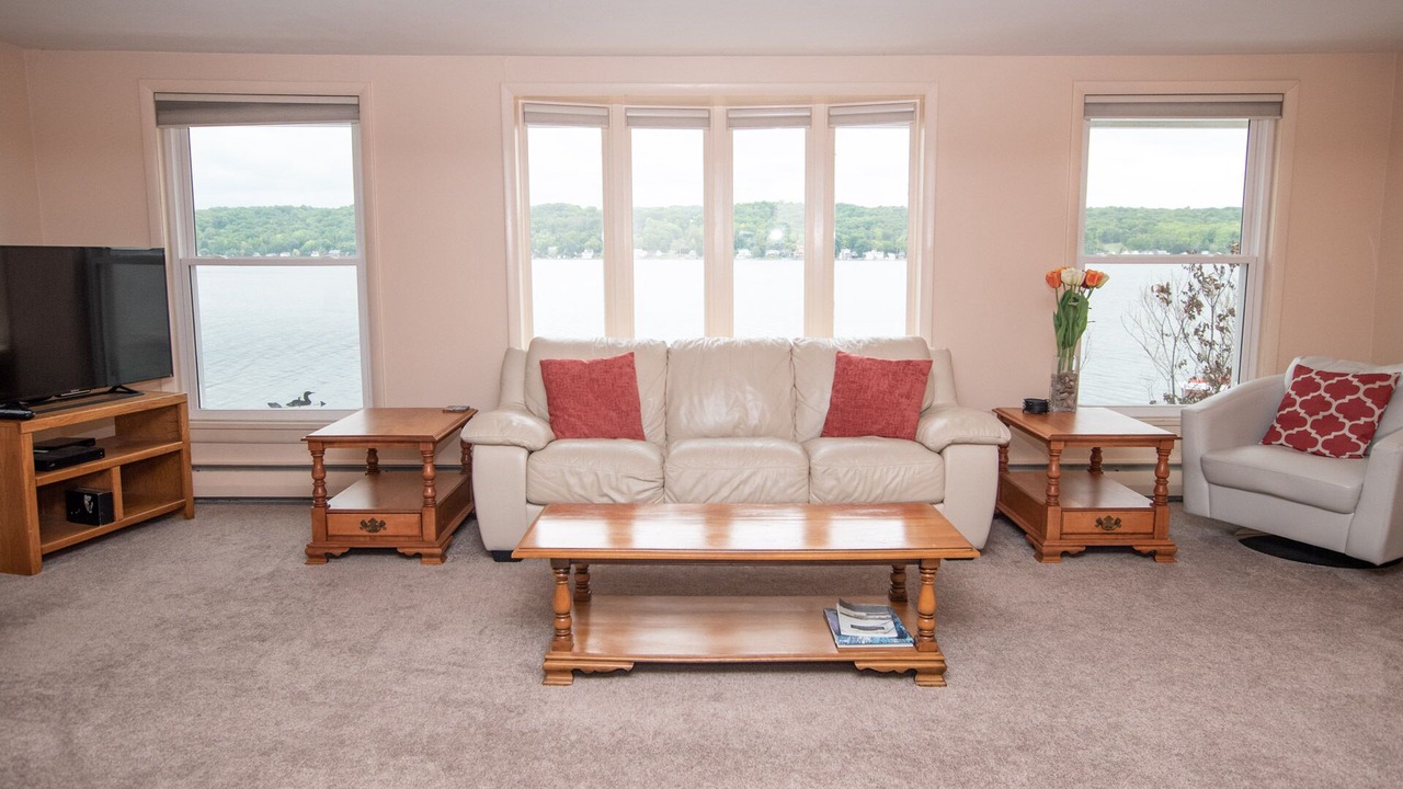 Photo of Livingroom in Livonia Center