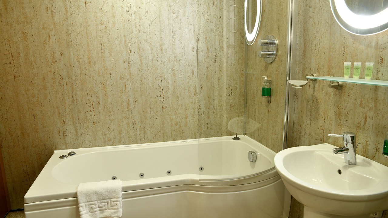 Photo of Bathroom in Knighton