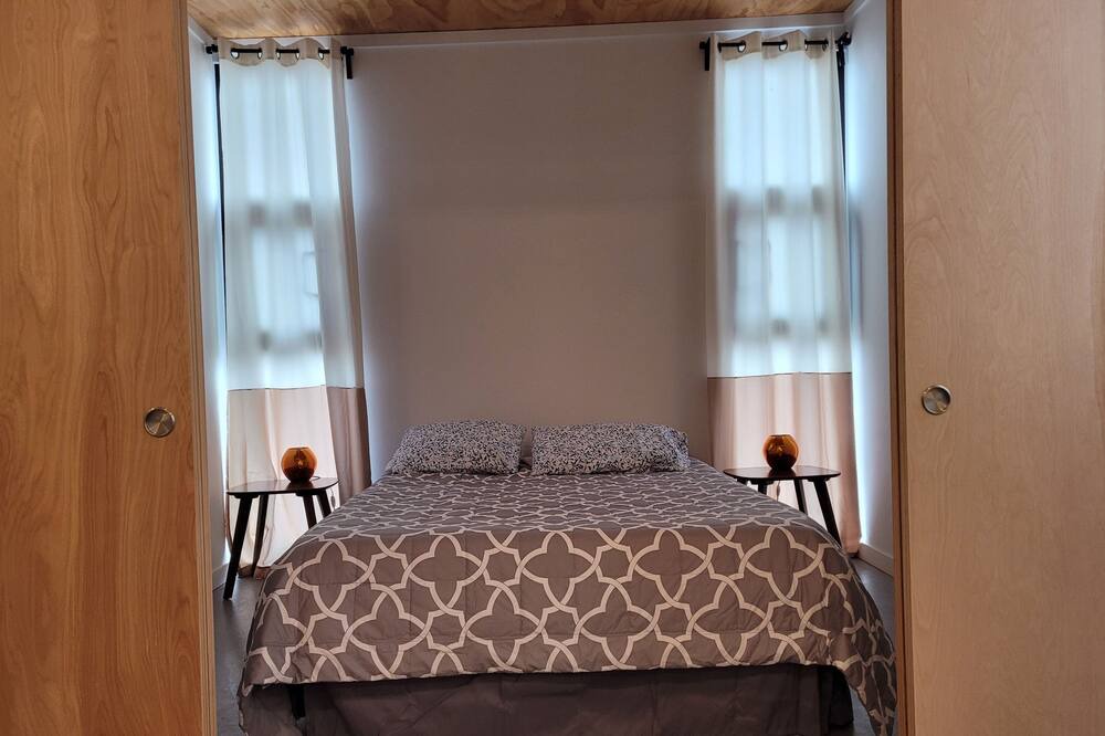 Photo of Bedroom in Quincy