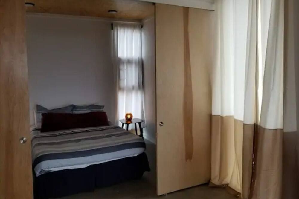 Photo of Bedroom in Quincy