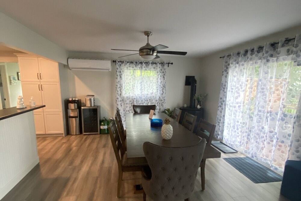 Photo of Livingroom in Quinte West