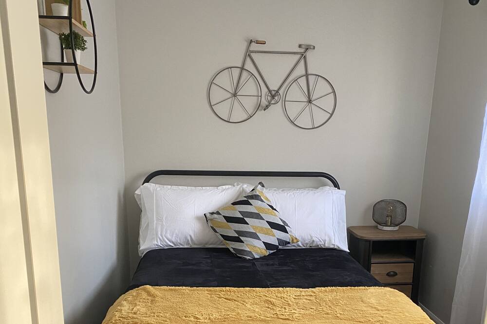Photo of Bedroom in Quinte West