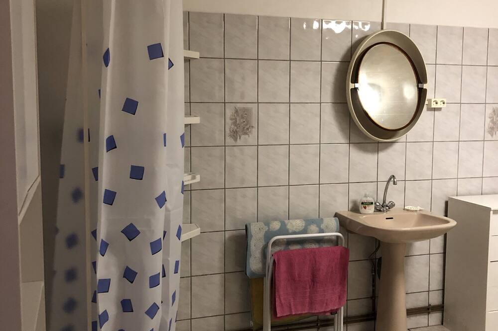Photo of Bathroom in Frayssinet-le-Gelat