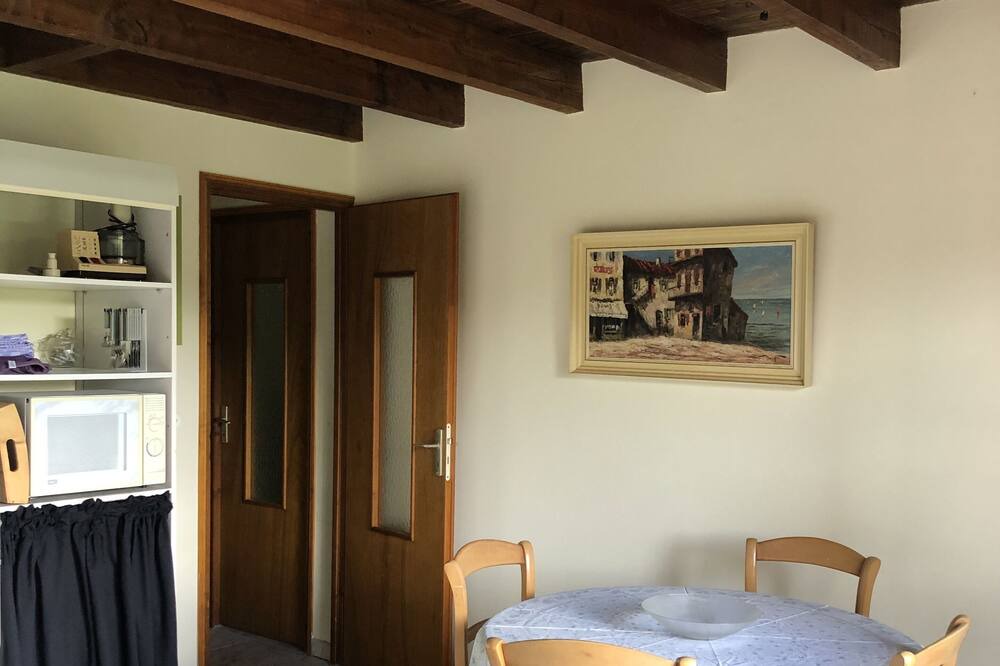 Photo of Kitchen in Frayssinet-le-Gelat