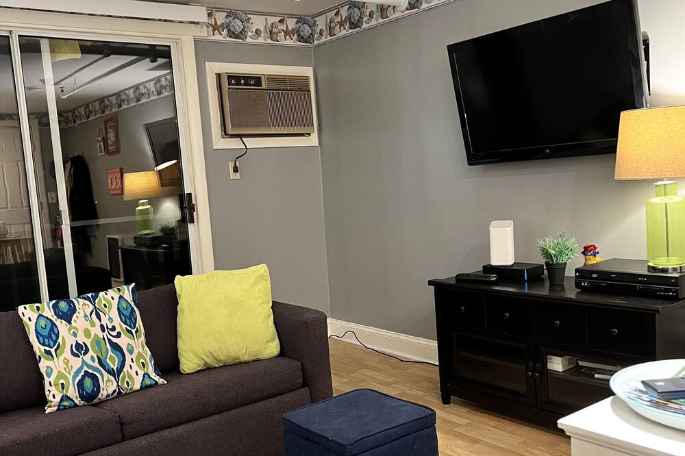 Photo of Livingroom in West Dennis