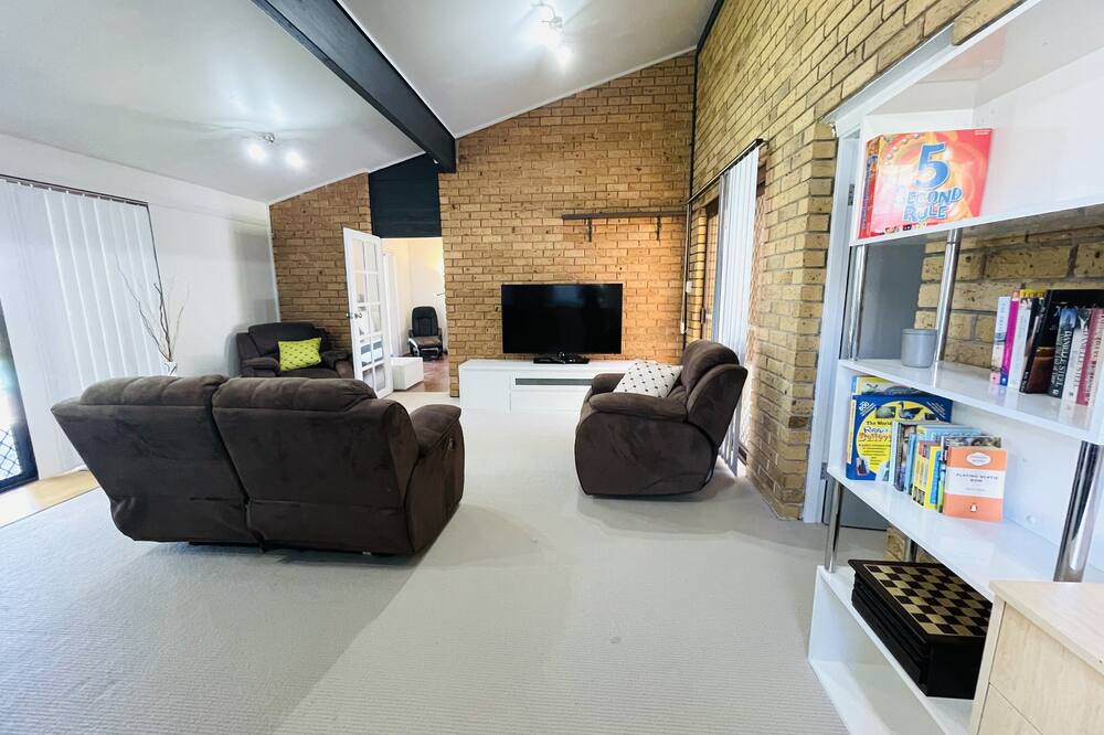 Photo of Livingroom in Bolton Point