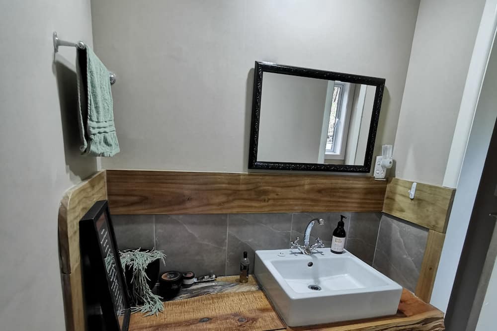 Photo of Bathroom in Rotoma
