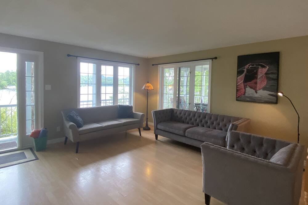 Photo of Livingroom in Low