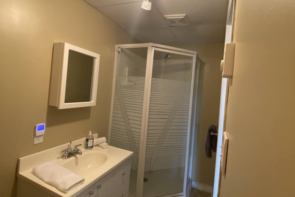 Photo of Bathroom in Low