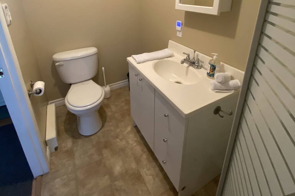 Photo of Bathroom in Low