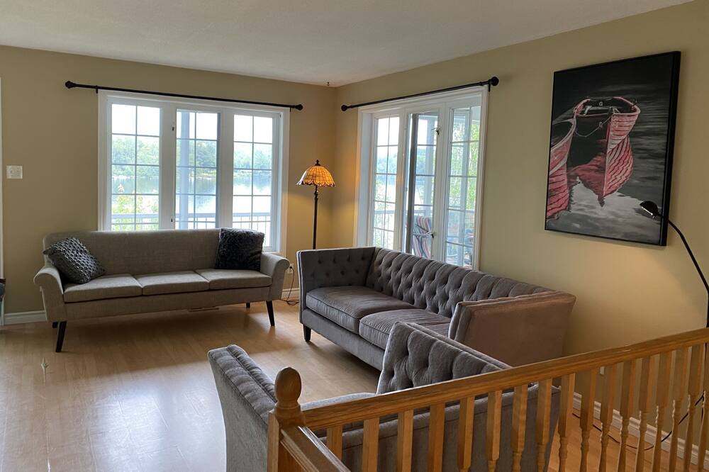 Photo of Livingroom in Low