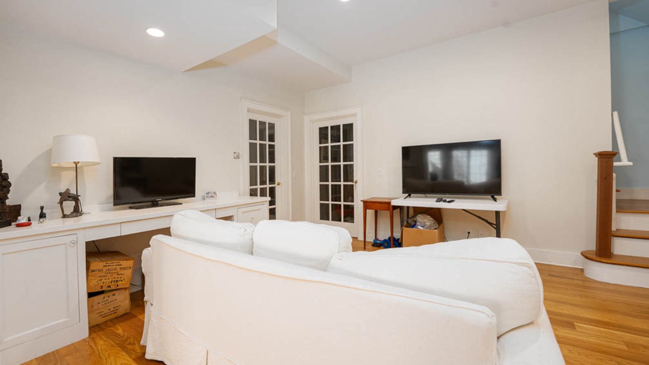 Photo of Livingroom in Surfside