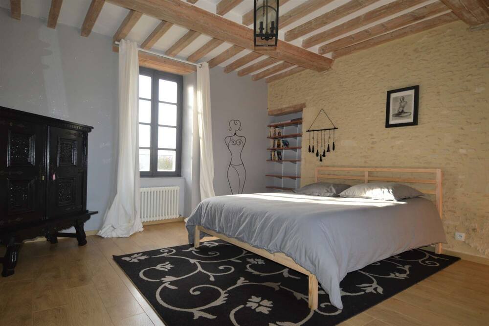 Photo of Bedroom in Plumetot