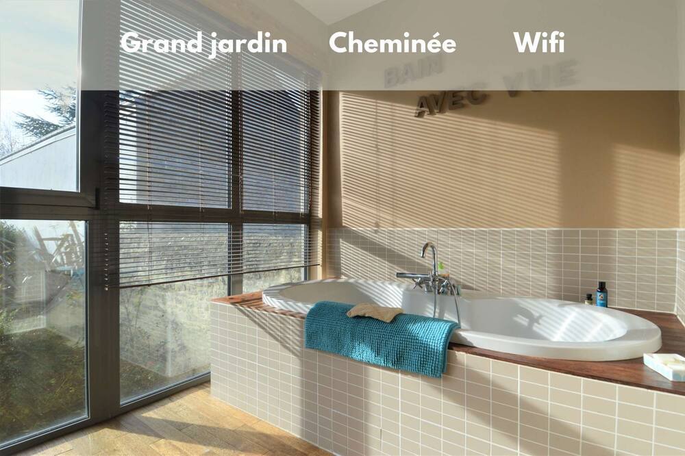Photo of Bathroom in Plumetot