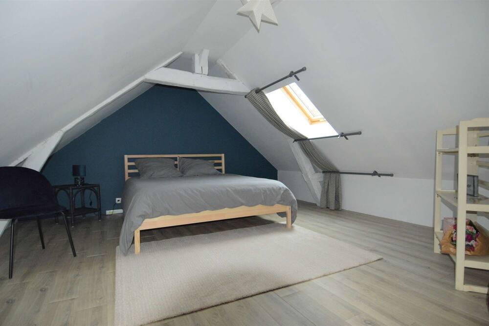 Photo of Bedroom in Plumetot