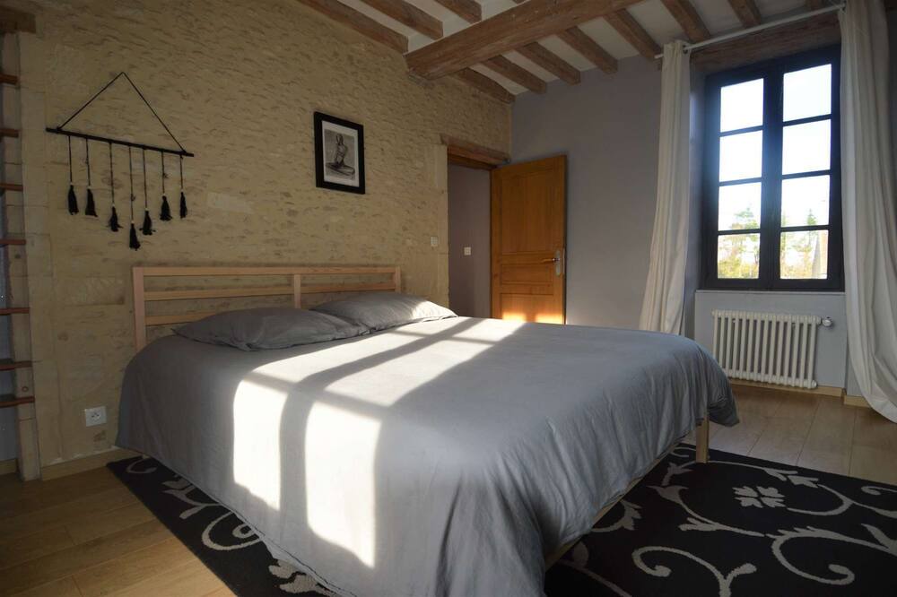 Photo of Bedroom in Plumetot