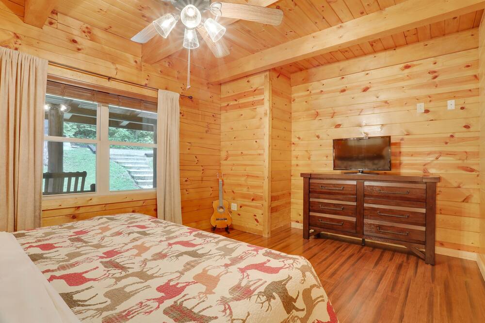 Photo of Bedroom in Hallsville
