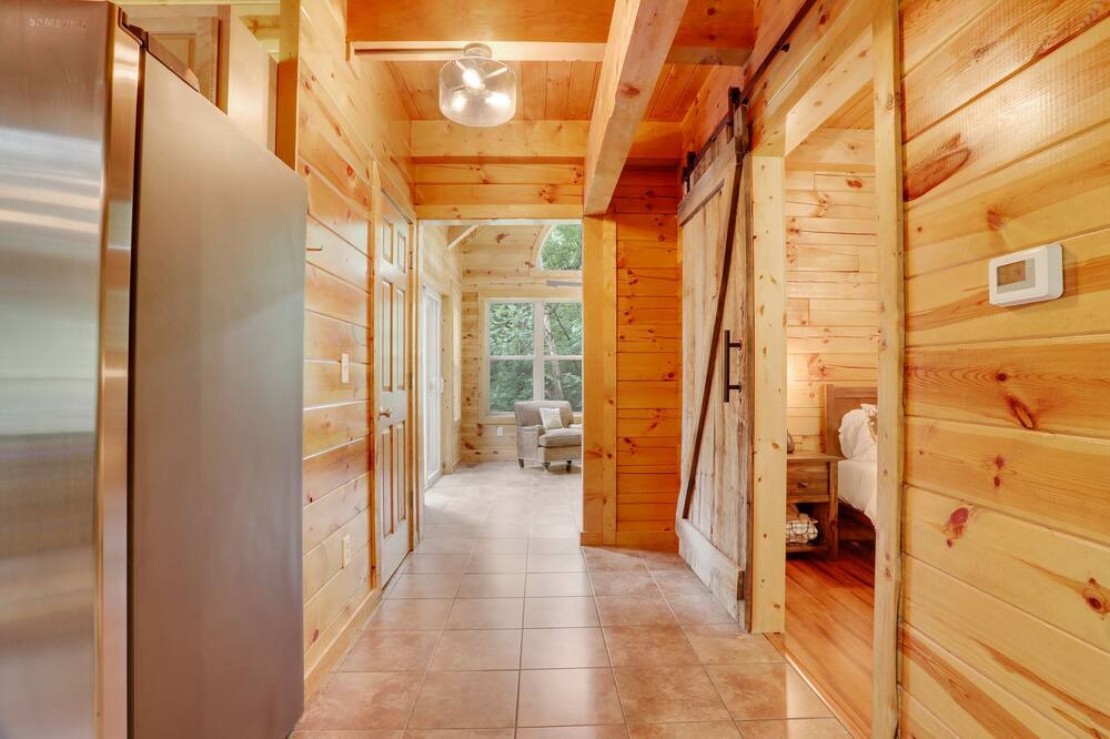 Photo of Bedroom in Hallsville