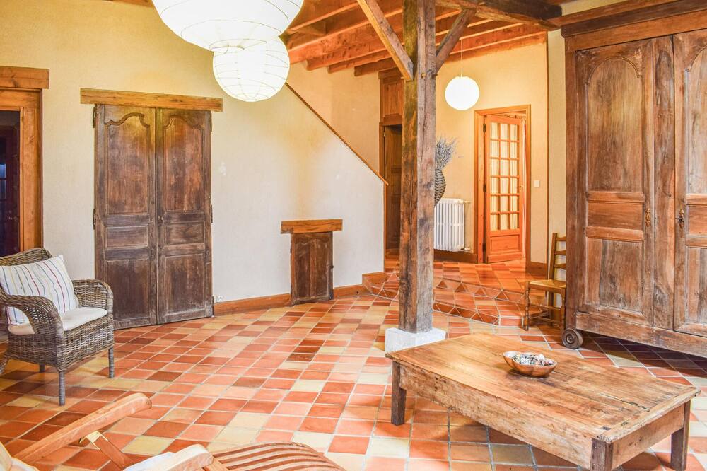 Photo of Bedroom in Montcabrier