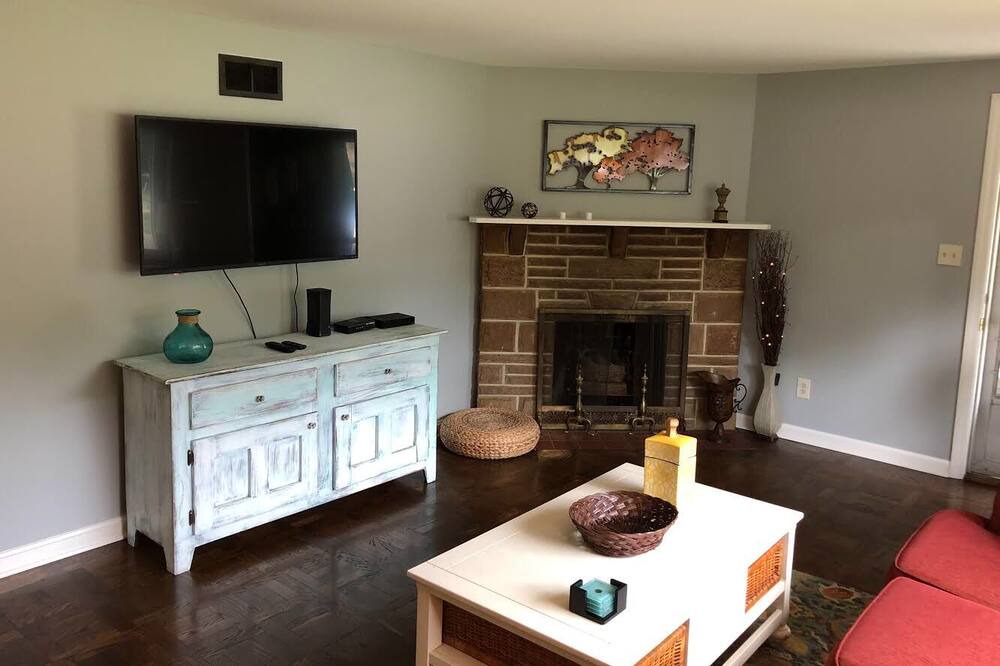 Photo of Livingroom in Mason