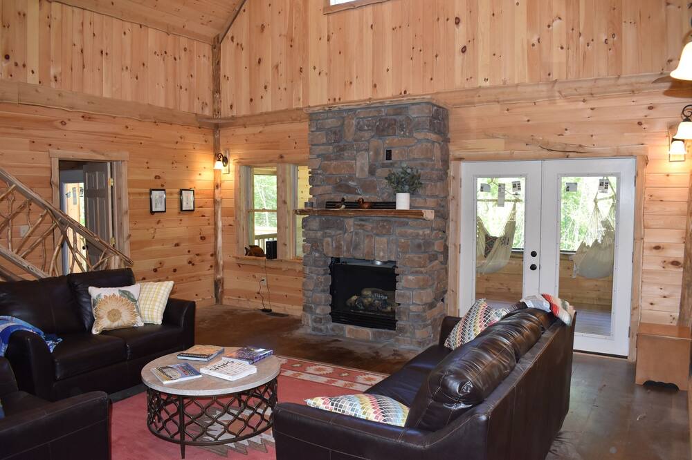 Photo of Livingroom in Elizabethtown