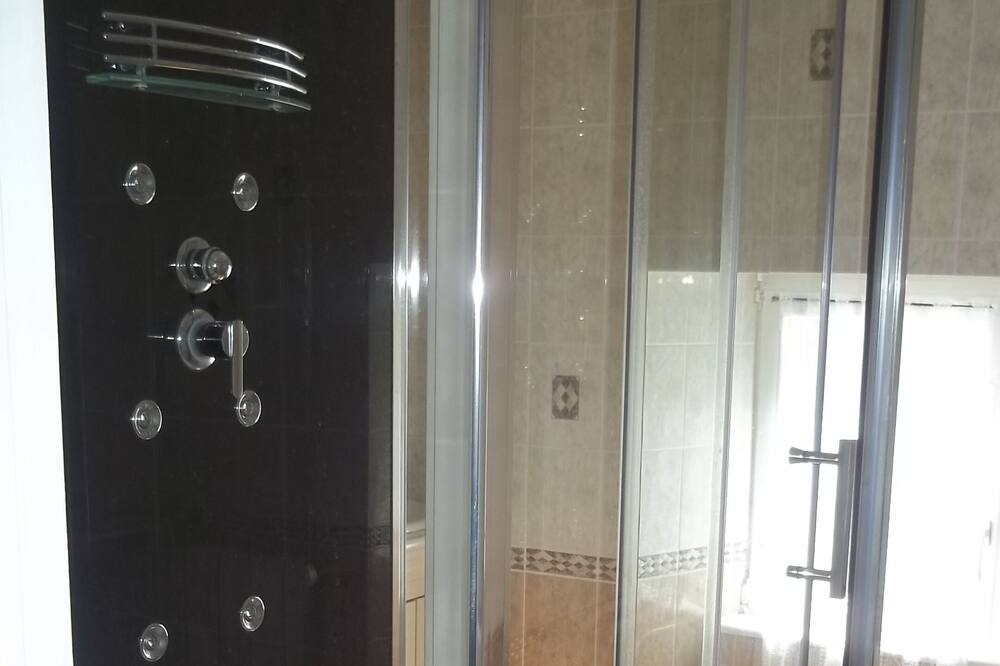 Photo of Bathroom in Primelin