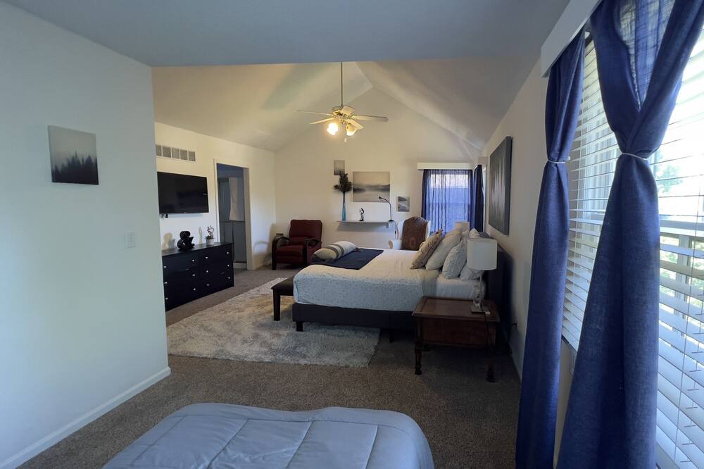 Photo of Bedroom in Olathe