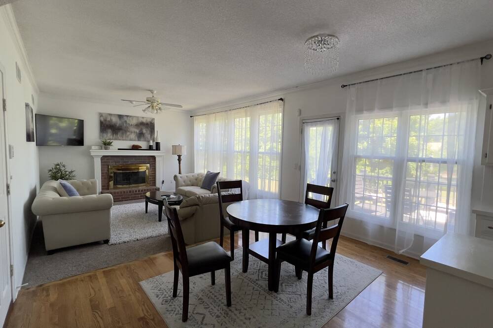 Photo of Livingroom in Olathe