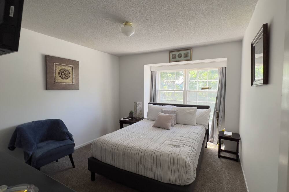 Photo of Bedroom in Olathe