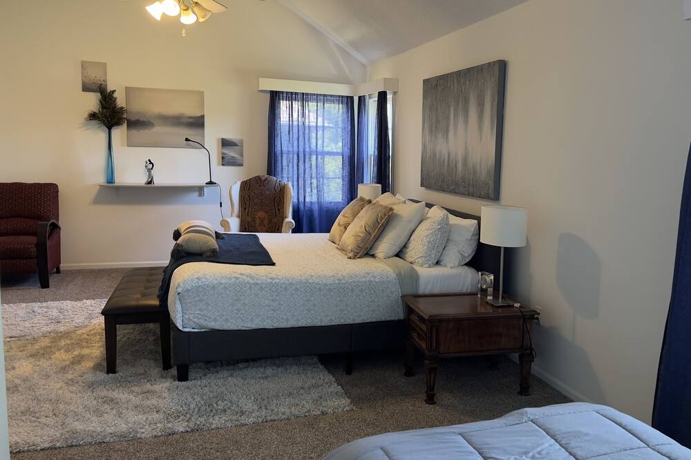 Photo of Bedroom in Olathe
