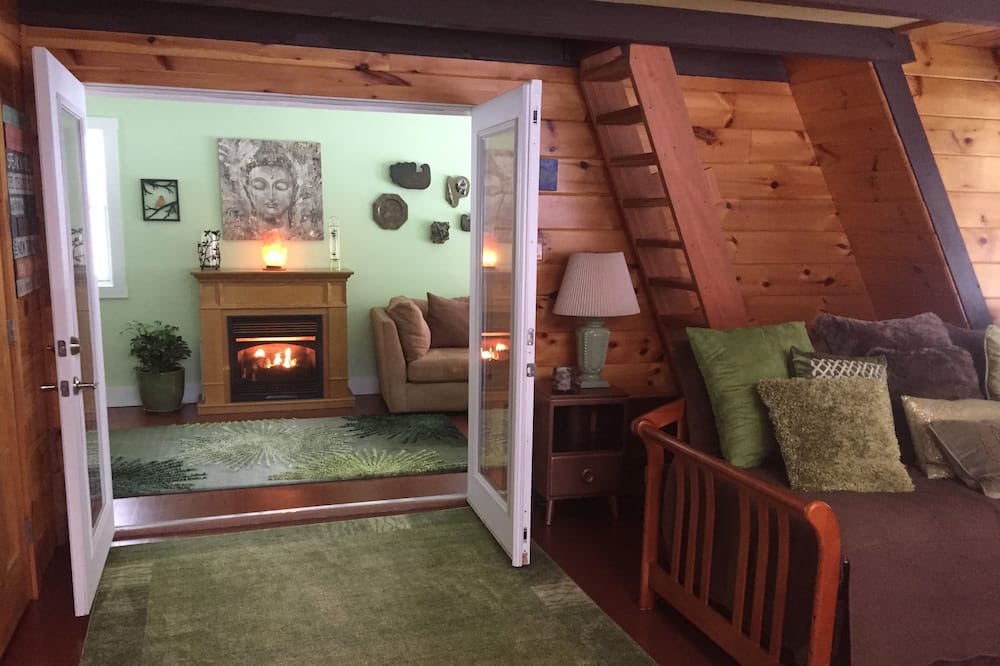 Photo of Livingroom in Rensselaerville