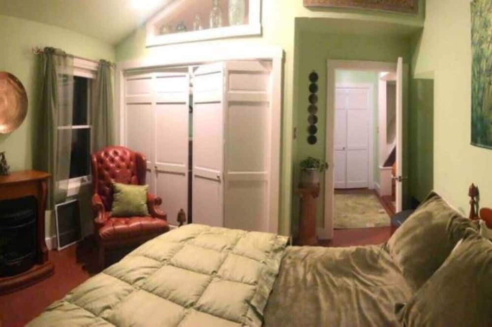 Photo of Bedroom in Rensselaerville