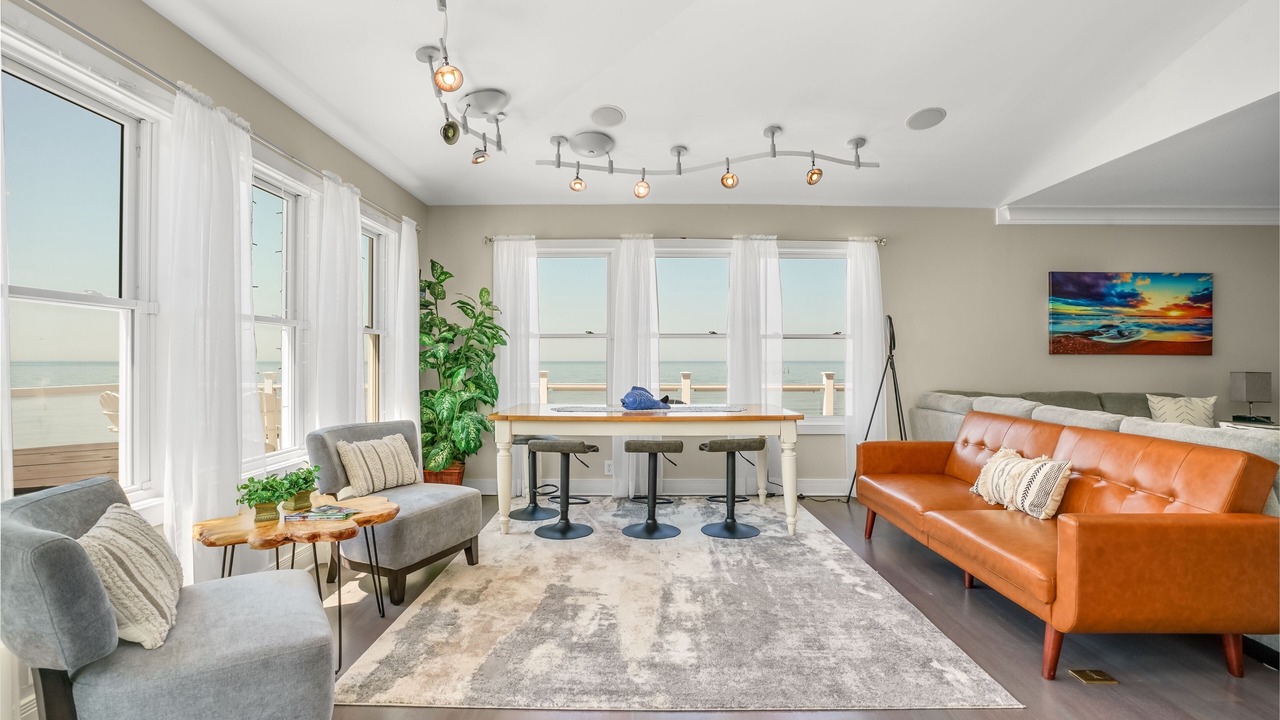Photo of Livingroom in Picketts Harbor