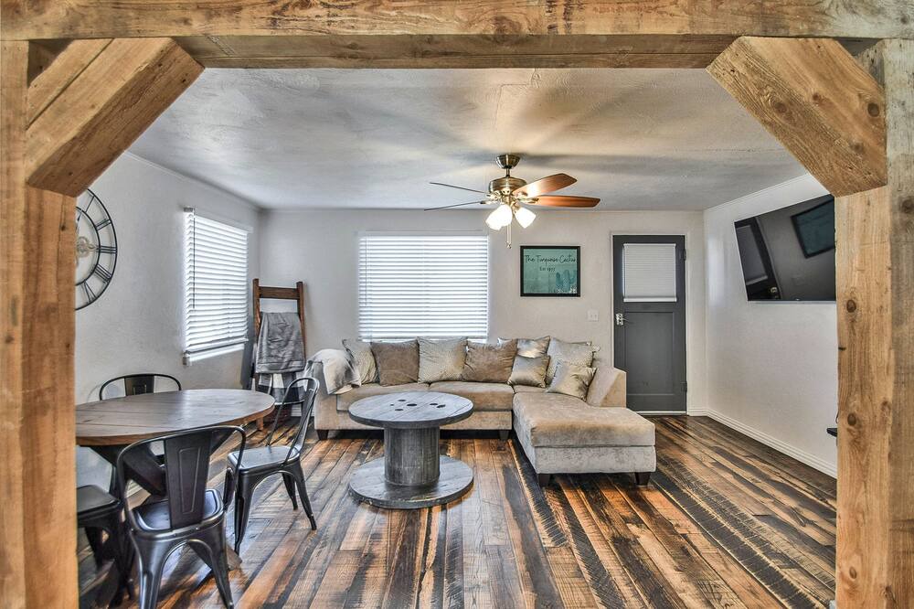 Photo of Livingroom in Glen Rose