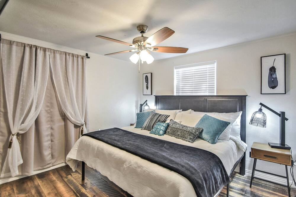 Photo of Bedroom in Glen Rose