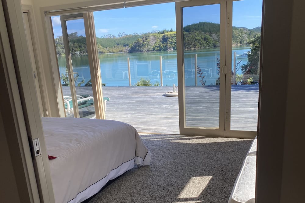 Photo of Bedroom in Whangaruru