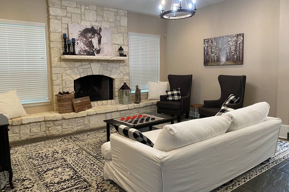 Photo of Livingroom in Montgomery