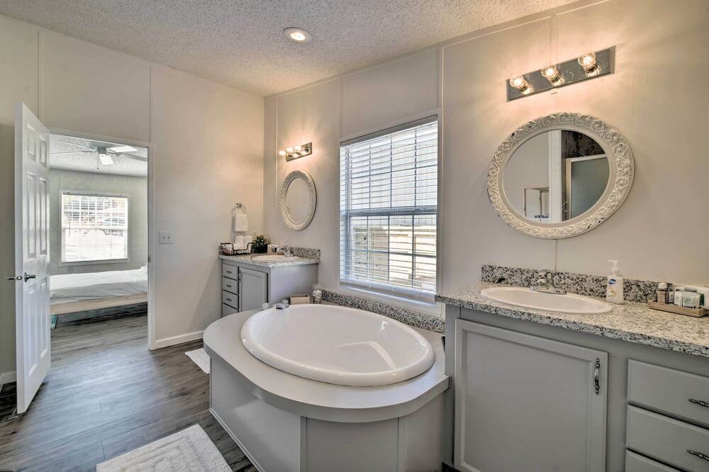 Photo of Bathroom in Onalaska