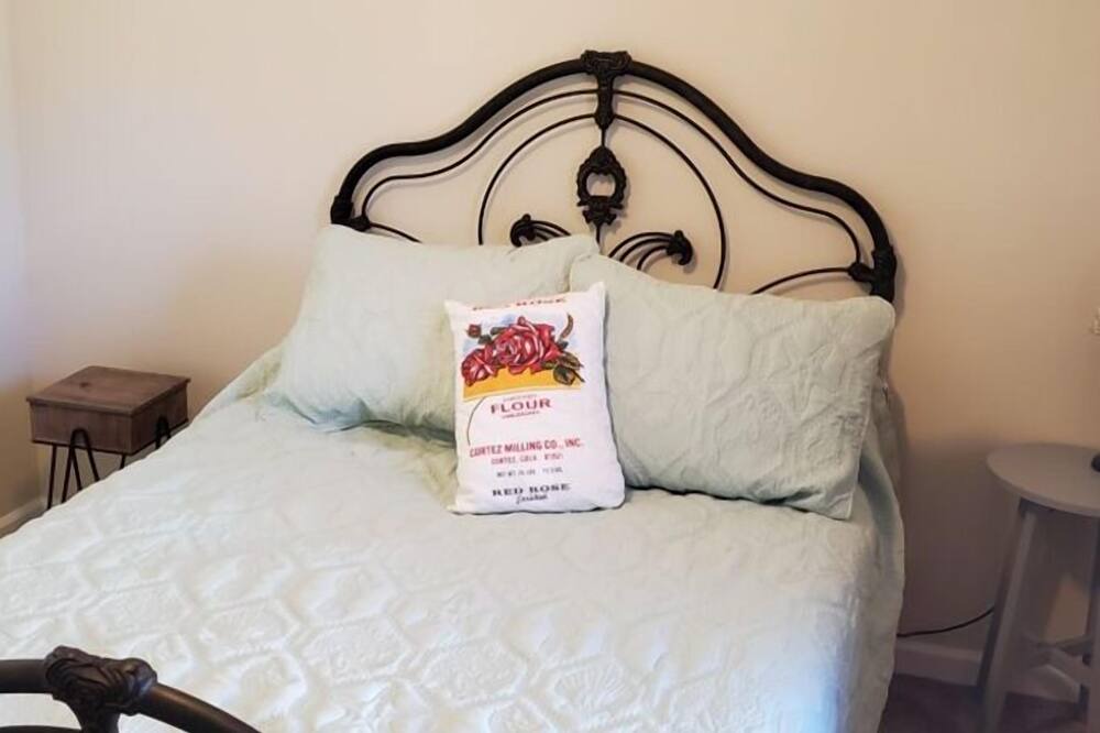 Photo of Bedroom in Martinez