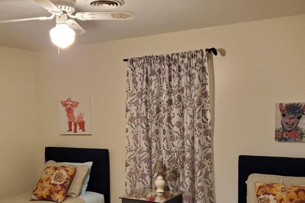 Photo of Bedroom in Martinez