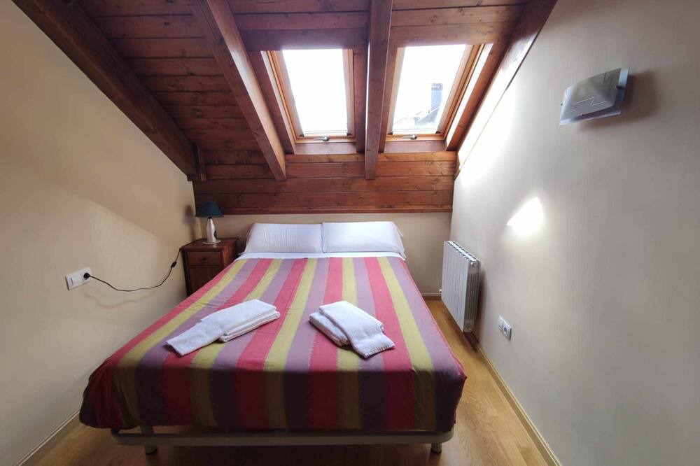 Photo of Bedroom in Linsoles