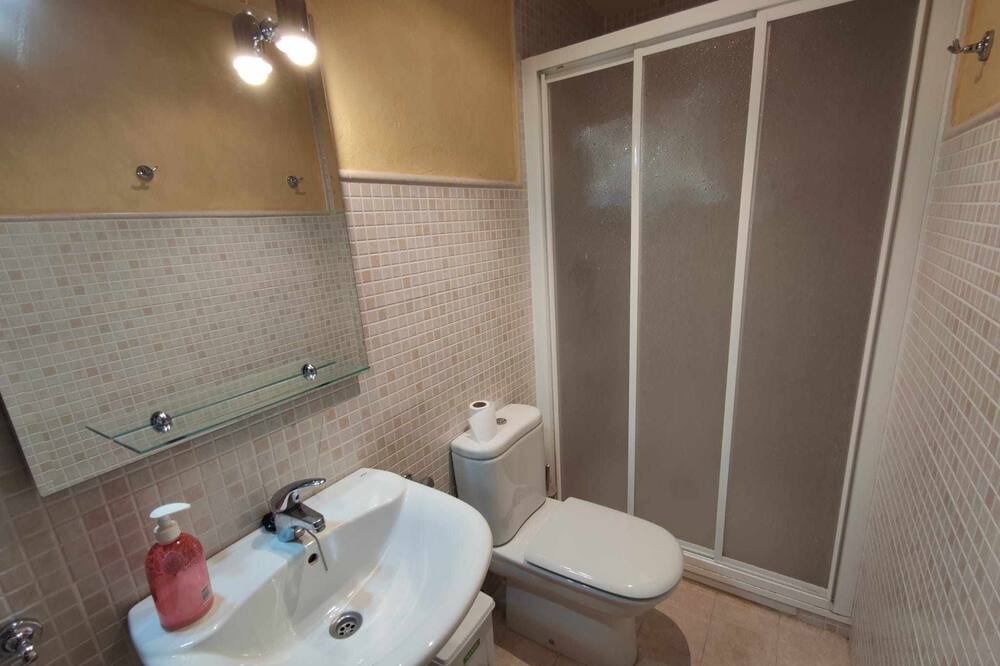 Photo of Bathroom in Linsoles