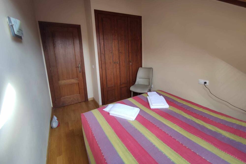Photo of Bedroom in Linsoles