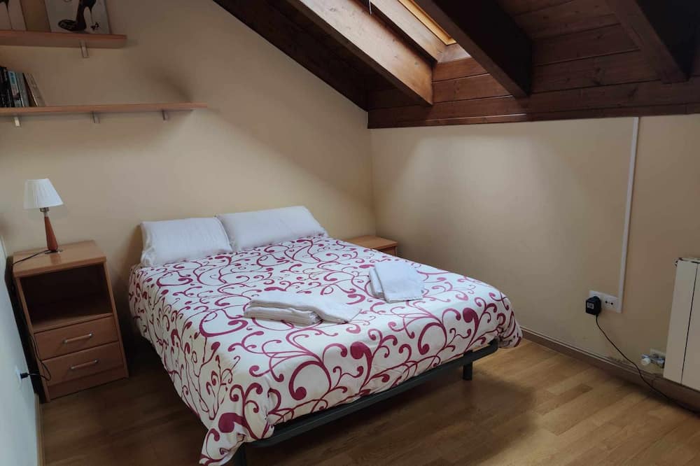 Photo of Bedroom in Linsoles